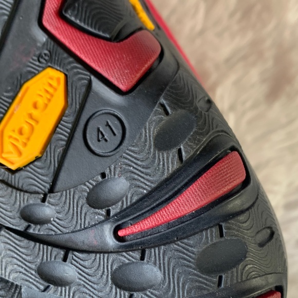 Dansko Paisley Red Women's Sneakers - Picture 12 of 16